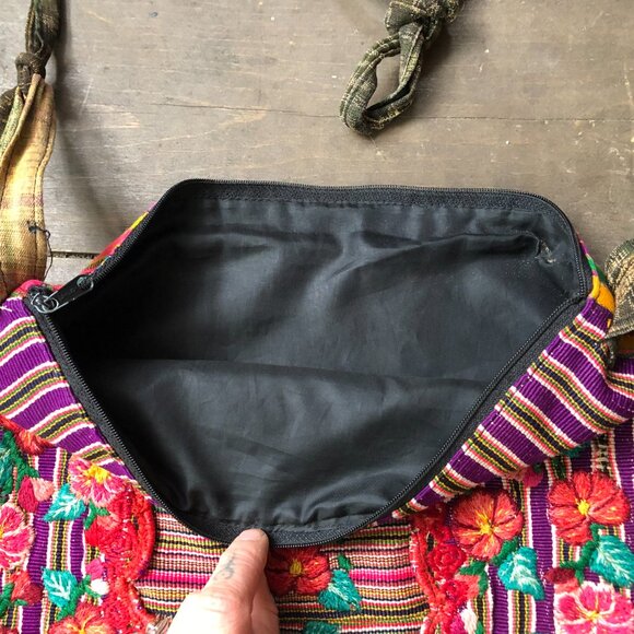 Vintage Handwoven Guatemalan Purse | Hippie Purse - Picture 4 of 10